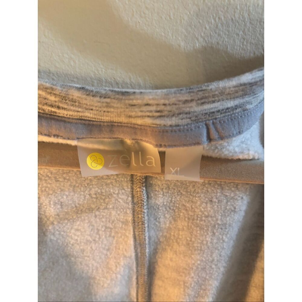 Zella Sweatshirt - Picture 2 of 3